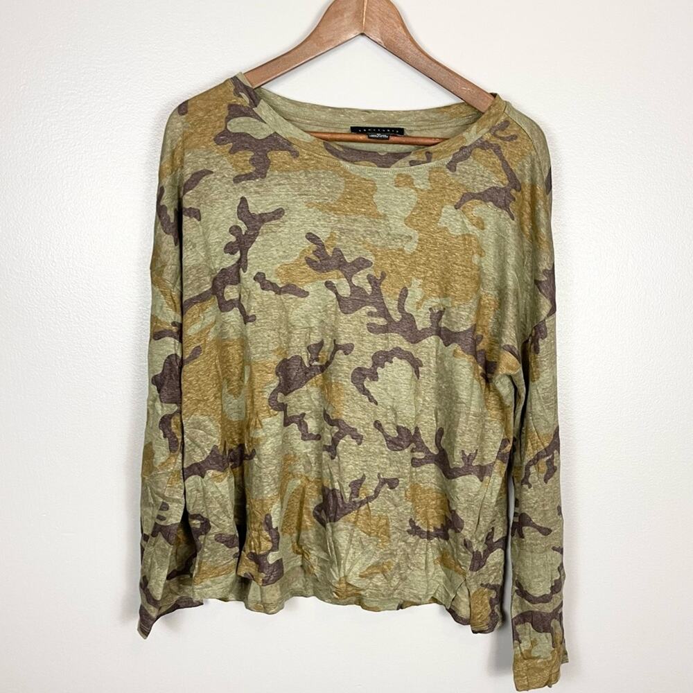 Sanctuary Women's Carlee Camo Long Sleeve Pullover Tee Mineral Green size XS